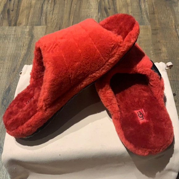 UGG Fluff You Luxury Slippers (Premium Material) - Picture 2 of 12
